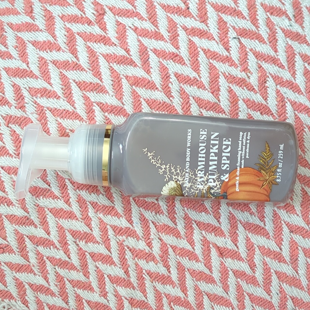 BBW Bath and Body Works Gentle Foaming Hand Soap NWT Farmhouse Pumpkin and Spice
